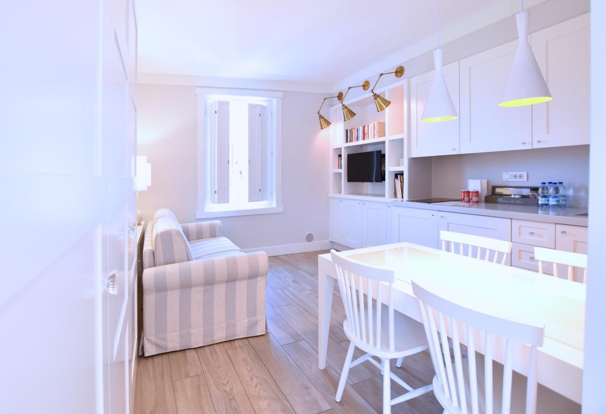 One-Bedroom Apartment Annex